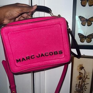 Marc Jacob’s The Box crossbody bag in hot pink